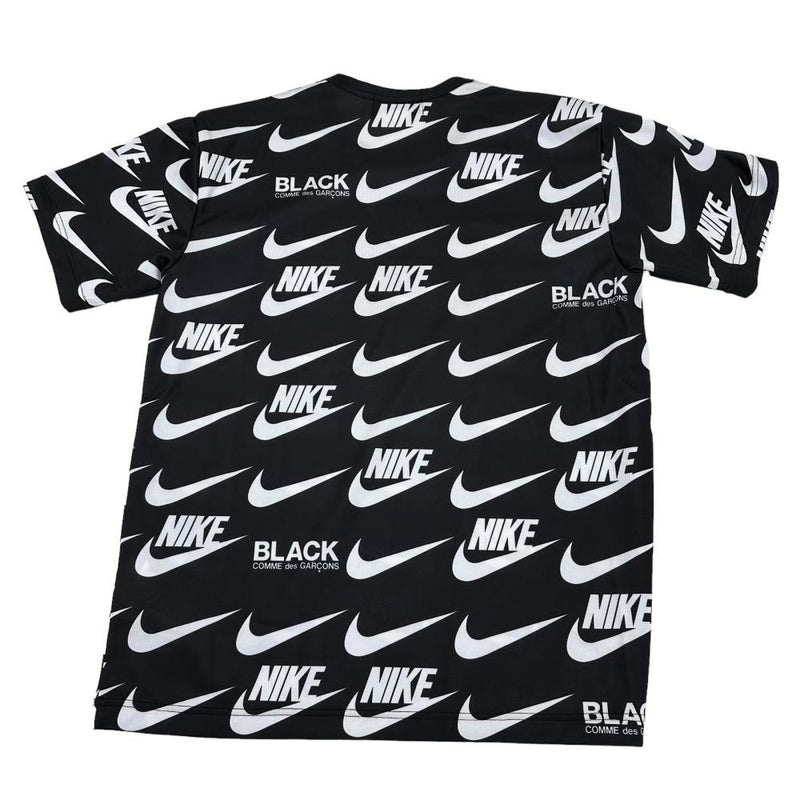 【NIKE/ナイキ】 NIKE×COMME des GARCONSコラボ 総柄 半袖Ｔシャツ ポリエステル 白ロゴ総柄/ブラック地  メンズ【中古】【真子質店】【GD】, 【YY】