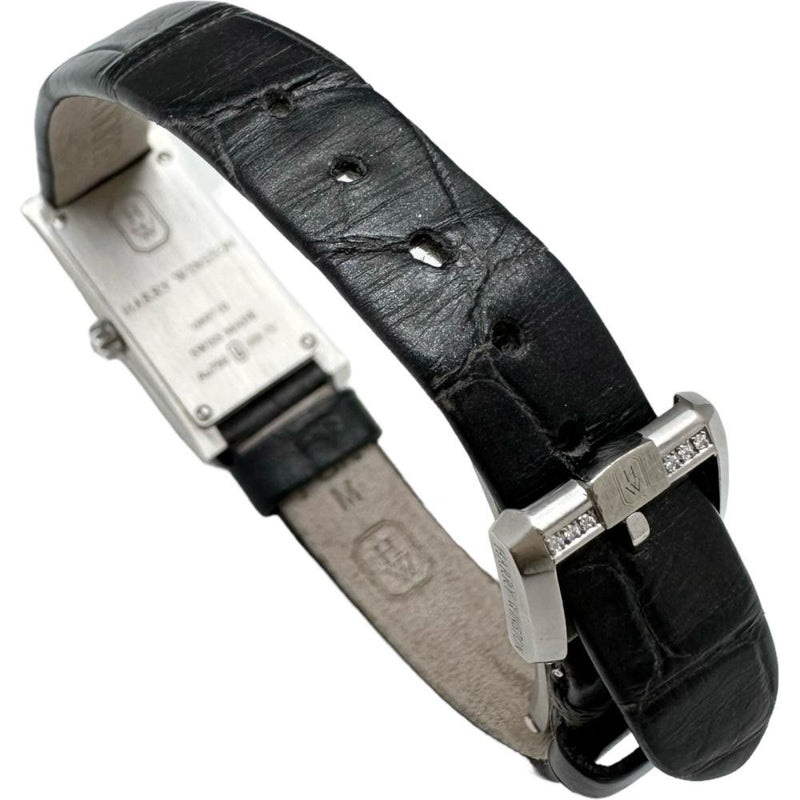 【HARRY WINSTON/ハリーウィンストン】 アヴェニューCミニ ダイヤベゼル VCQMP16WW001 保証書付き(2018年) 腕時計 K18WGホワイトゴールド/レザー クオーツ ホワイトシェル文字盤/ダークグレー革 レディース
【中古】【真子質店】【BL】




【MiTMox】