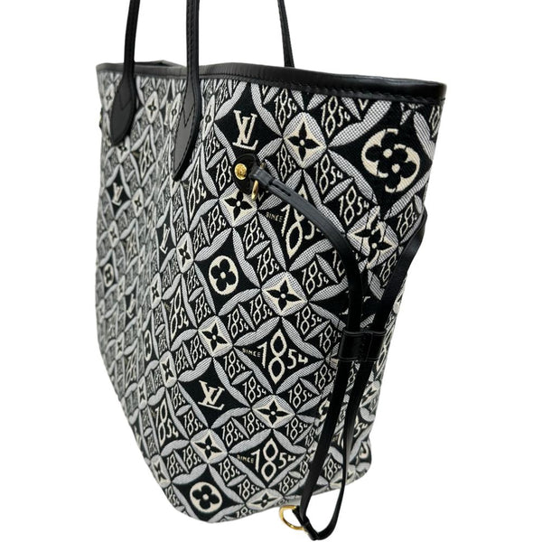 【LOUIS VUITTON/ルイ・ヴィトン】 SINCE1854 ネヴァーフルMM モノグラムジャガード M57230 ハンドバッグ グレーブルー系/ゴールド金具 レディース【中古】【真子質店】【GD】




【TxYMi】