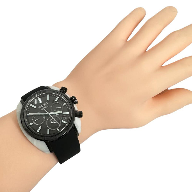 ★★最終特価品【SEIKO/セイコー】 アストロン SBXC075/5X53-0AW0 ホンダeコラボ 300本限定 GPSソーラー　保証書/ギャラ付 腕時計 チタン/ホワイトセラミック/ラバー ソーラー 黒文字盤/黒ラバーベルト メンズ
【中古】【真子質店】【GD】




【IYMiMa】