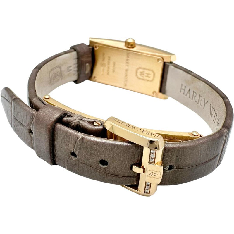 【HARRY WINSTON/ハリーウィンストン】 アヴェニューCミニ ムーンフェイズ ダイヤ入 AVCQMP16RR001 2020年購入 箱/保証書付 腕時計 K18YGイエローゴールド クオーツ ホワイトシェル文字盤/グレージュ革 レディース
【中古】【真子質店】【BL】




【MiMixx】