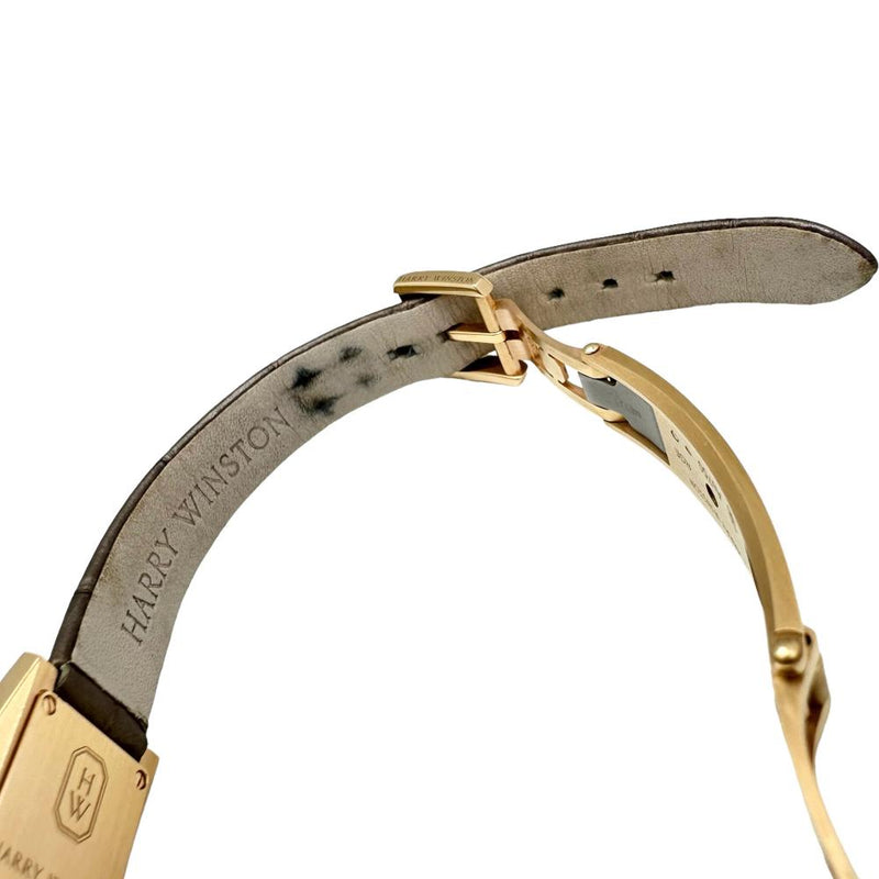 【HARRY WINSTON/ハリーウィンストン】 アヴェニューCミニ ムーンフェイズ ダイヤ入 AVCQMP16RR001 2020年購入 箱/保証書付 腕時計 K18YGイエローゴールド クオーツ ホワイトシェル文字盤/グレージュ革 レディース
【中古】【真子質店】【BL】




【MiMixx】