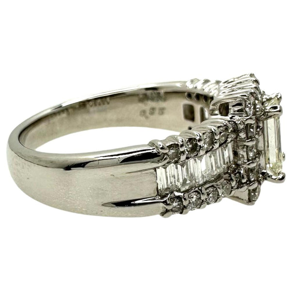 14号 中央ダイヤモンド (推定VLY-VS2) 0.636ct ダイヤモンド 計0.95ct リング・指輪 Pt900プラチナ 8.9g レディース
【中古】【真子質店】【NN】




【YMox】