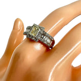14号 中央ダイヤモンド (推定VLY-VS2) 0.636ct ダイヤモンド 計0.95ct リング・指輪 Pt900プラチナ 8.9g レディース
【中古】【真子質店】【NN】




【YMox】