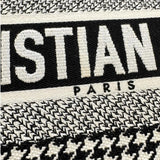 【Christian Dior/クリスチャンディオール】 ブックトート ラージ ハンドバッグ キャンバス 黒＆白 レディース【中古】【真子質店】【GD】




【Ixxx】