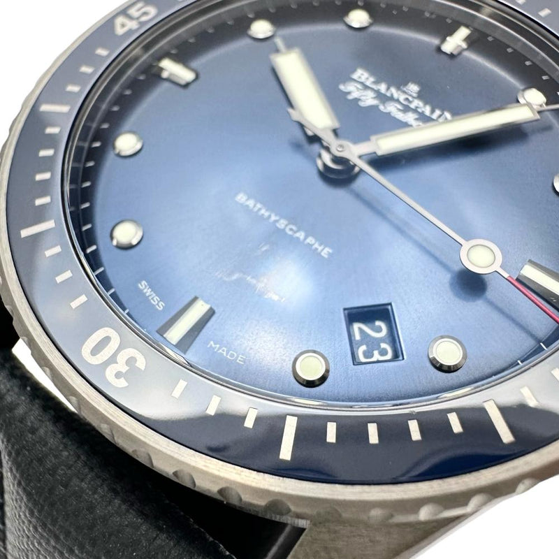 【Blancpain/ブランパン】 フィフティファゾムス バチスカーフ 5000-0240 腕時計 セラミック/コーティングキャンバス 自動巻き/オートマ ネイビー文字盤/ネイビーベルト レディース
【中古】【真子質店】【BL】




【KTxx】