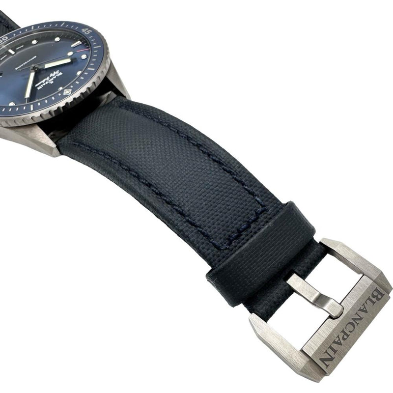 【Blancpain/ブランパン】 フィフティファゾムス バチスカーフ 5000-0240 腕時計 セラミック/コーティングキャンバス 自動巻き/オートマ ネイビー文字盤/ネイビーベルト レディース
【中古】【真子質店】【BL】




【KTxx】