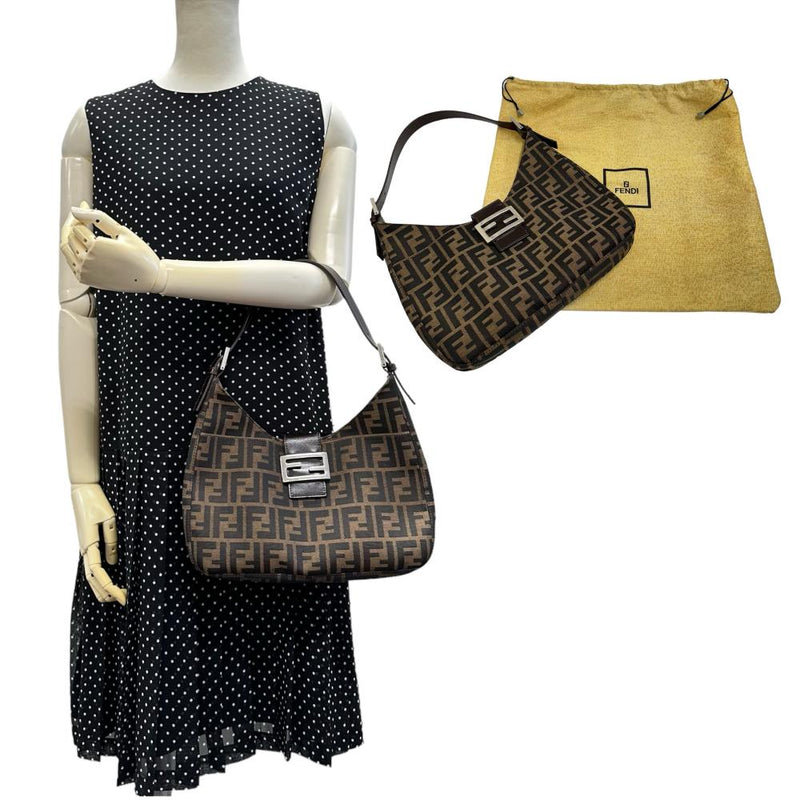 【FENDI/フェンディ】 ズッカ柄 ワンショルダー  ショルダーバッグ レザー/キャンバス ブラウン系  レディース【中古】【真子質店】【BL】




【YMaMi】