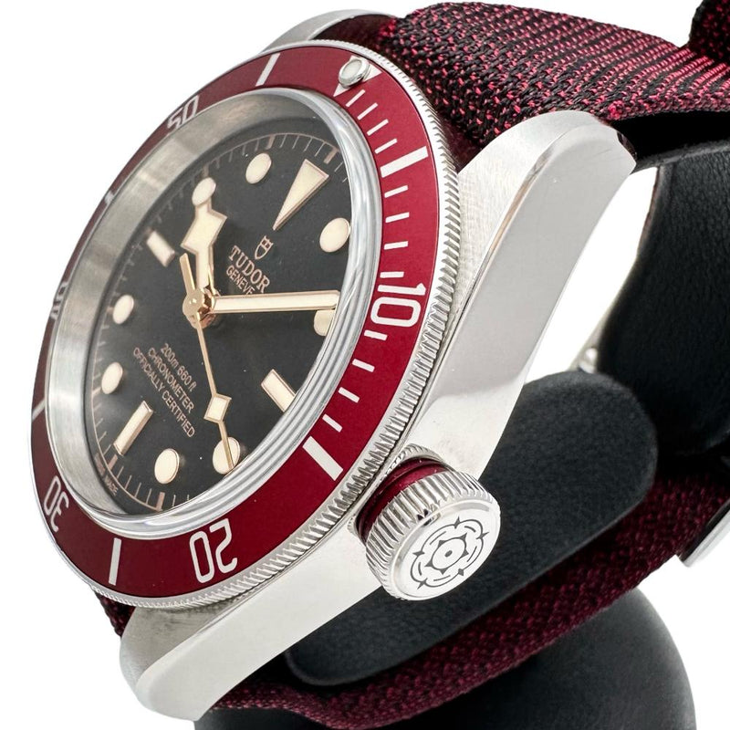 【TUDOR/チューダー/チュードル】 ブラックベイ 79230R 保(2021年)/箱/保付   腕時計 ステンレススチール/ナイロン 自動巻き/オートマ 黒文字盤/赤ベゼル メンズ
【中古】【真子質店】【GD】




【TMiTK】