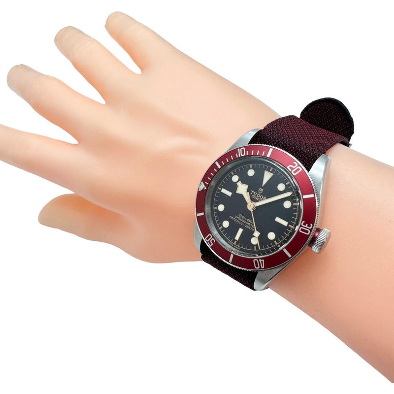 【TUDOR/チューダー/チュードル】 ブラックベイ 79230R 保(2021年)/箱/保付   腕時計 ステンレススチール/ナイロン 自動巻き/オートマ 黒文字盤/赤ベゼル メンズ
【中古】【真子質店】【GD】




【TMiTK】