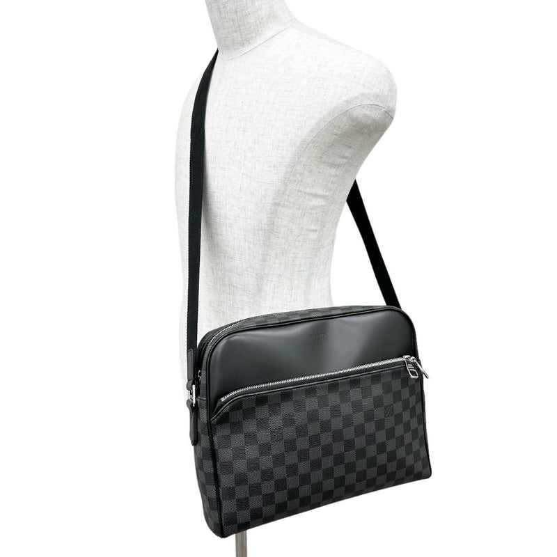 【LOUIS VUITTON/ルイ・ヴィトン】 デイトンMM ダミエグラフィット N41409 ショルダーバッグ PVC ブラック/シルバー金具 メンズ【中古】【真子質店】【BL】




【Mixx】
