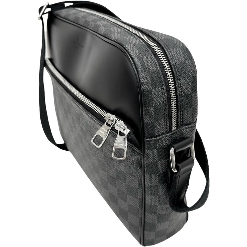 【LOUIS VUITTON/ルイ・ヴィトン】 デイトンMM ダミエグラフィット N41409 ショルダーバッグ PVC ブラック/シルバー金具 メンズ【中古】【真子質店】【BL】




【Mixx】
