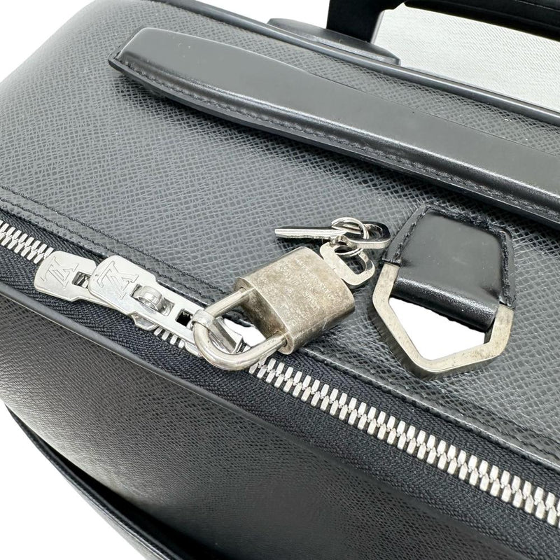 【LOUIS VUITTON/ルイ・ヴィトン】 ペガス55 キャリーケース M23312 キャリーバッグ 2004年 タイガ アルドワーズ（黒） ユニセックス【中古】【真子質店】【BL】




【YYx】