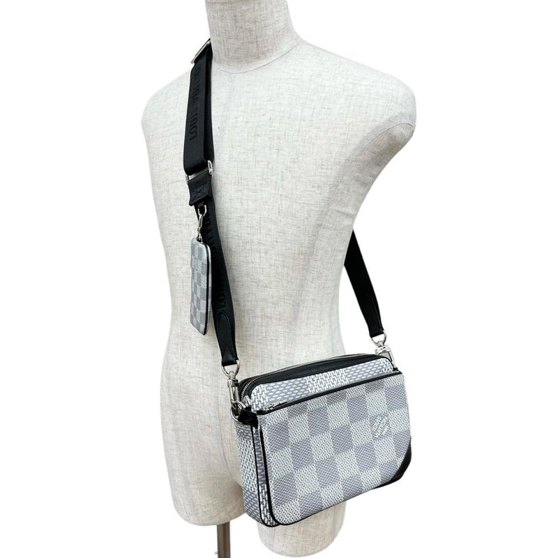 【LOUIS VUITTON/ルイ・ヴィトン】 3D トリオ メッセンジャー ダミエグラフィット ショルダーバッグ PVC/レザー アンタークティカ（グレー＆ホワイト） メンズ【中古】【真子質店】【BL】




【TMaDMa】