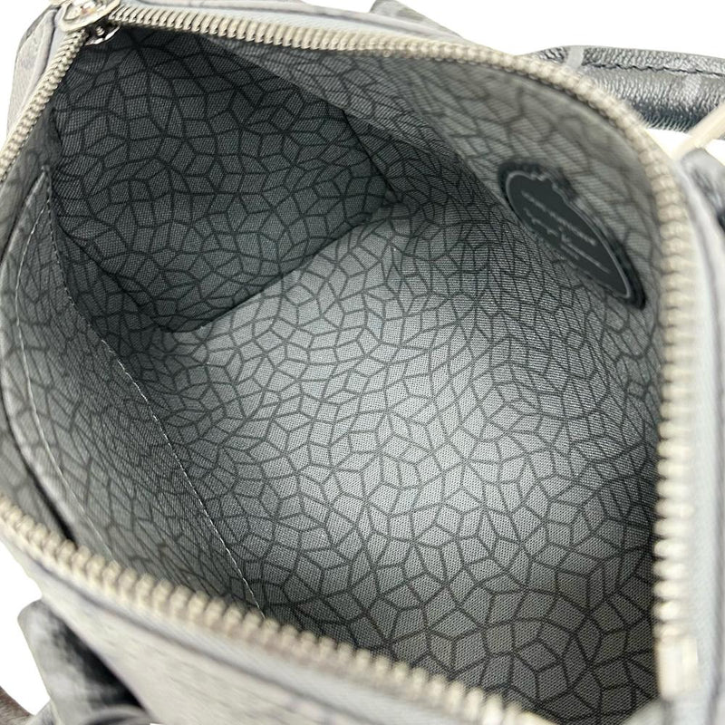 【LOUIS VUITTON/ルイ・ヴィトン】 草間彌生 キーポル バンドリエール25 M46437 2WAY ショルダーバッグ ハンドバッグ PVC グレー/マルチカラー メンズ【中古】【真子質店】【BL】




【MaDDMa】