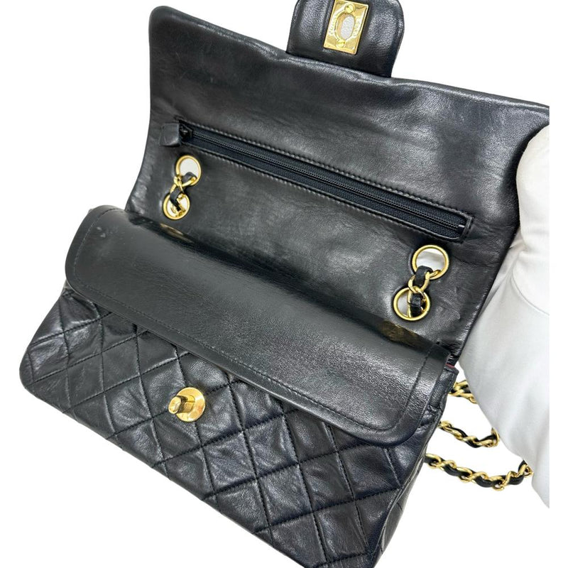 【CHANEL/シャネル】 マトラッセ チェーンショルダー A01113 Wフラップ ショルダーバッグ 15番台(2011年頃） ラムスキン ブラック/ゴールド金具 レディース【中古】【真子質店】【BL】




【MaTxx】