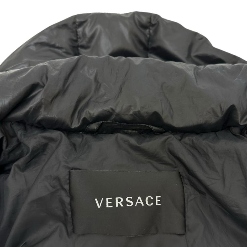 ★★最終特価品【VERSACE/ヴェルサーチ】 Medusa（メドゥーサ） ベルト付きダウンコート ショート丈 ダウンジャケット ポリエステル/ダウン ブラック レディース【中古】【真子質店】【GD】




【MaTx】