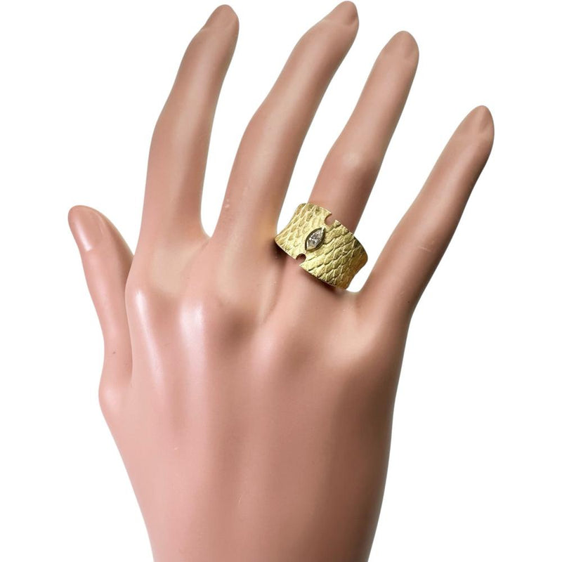 13.5号 蛇の鱗デザイン ダイヤモンド 0.17ct リング・指輪 K18ゴールド 18金 10.4g レディース
【中古】【真子質店】【NN】




【IIYY】