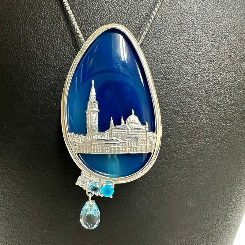 【DESIGNER JEWELRY/作家ジュエリー】 KAOLVCO(水野薫子)  ブローチ兼用 カルセドニー(着色) ブルートパーズ/ダイヤモンド/ブルーカルセドニー ペンダントトップ K18WGホワイトゴールド 18金 14.6g レディース
【中古】【真子質店】【NN】




【MiSI】