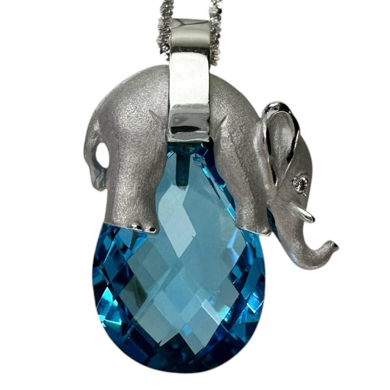 象モチーフ ブルートパーズ 推定15～20ct ダイヤモンド 0.02ct 小さいブルートパーズ 0.16ct ネックレス K18ゴールド 18金/K18WGホワイトゴールド 18金 12.8g 46cm レディース
【中古】【真子質店】【NN】




【IIMoMo】