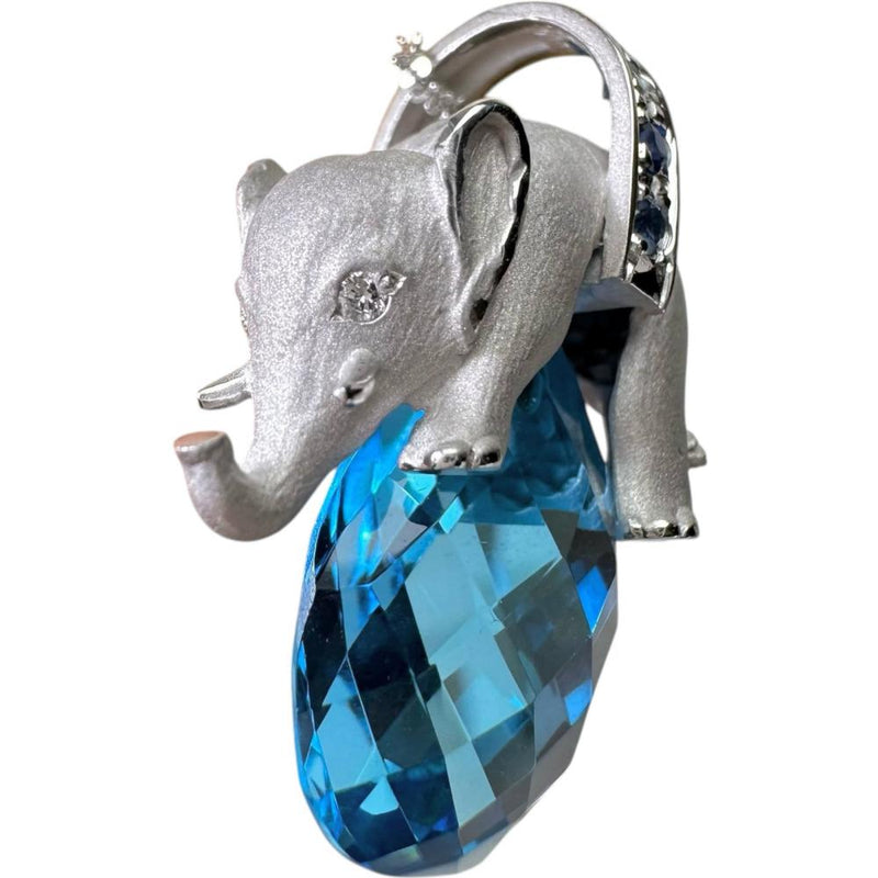 象モチーフ ブルートパーズ 推定15～20ct ダイヤモンド 0.02ct 小さいブルートパーズ 0.16ct ネックレス K18ゴールド 18金/K18WGホワイトゴールド 18金 12.8g 46cm レディース
【中古】【真子質店】【NN】




【IIMoMo】