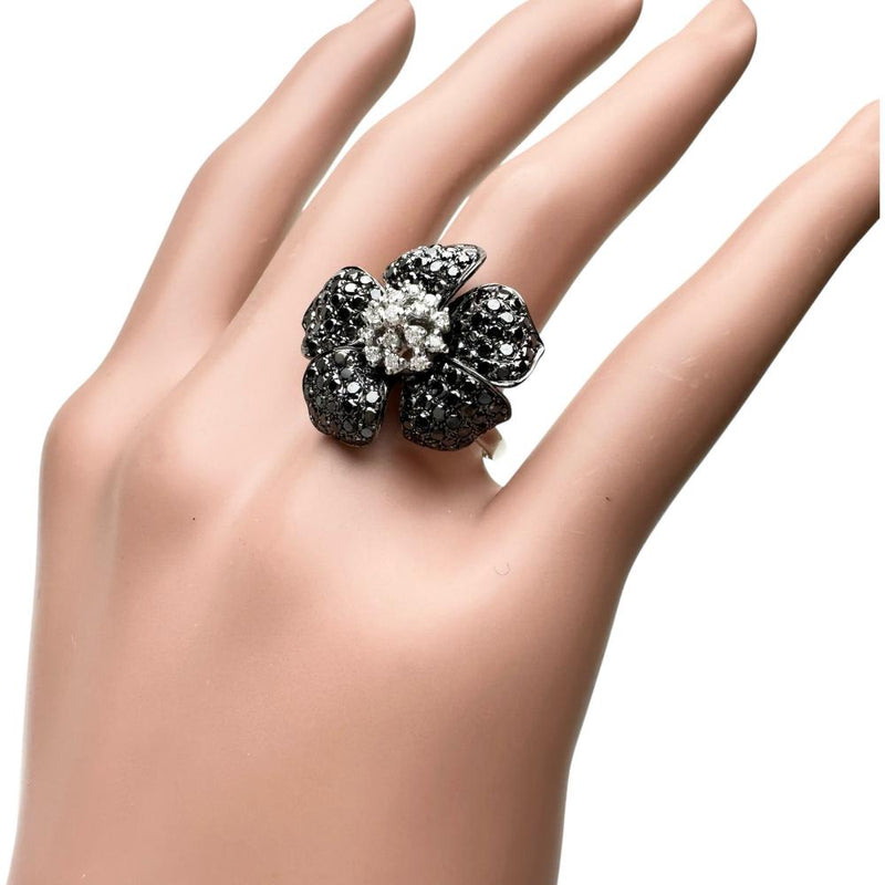 12.5号 フラワーモチーフ ダイヤモンド(ブラック込) 2.00ct リング・指輪 K18WGホワイトゴールド 18金 6.0g レディース
【中古】【真子質店】【NN】




【YMiT】