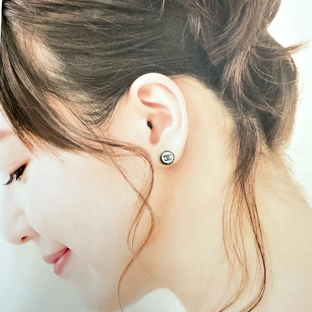 CHANEL/シャネル】 ココマーク ピアス GP 1.58g B18C ホワイト