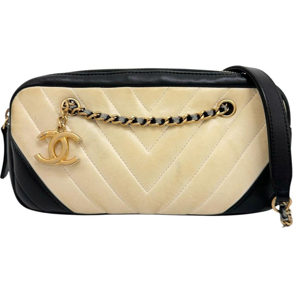 【CHANEL/シャネル】 Vステッチ チェーンショルダー ショルダーバッグ 21番台(2015年頃） レザー アイボリー/ブラック レディース【中古】【真子質店】【BL】




【Yxx】