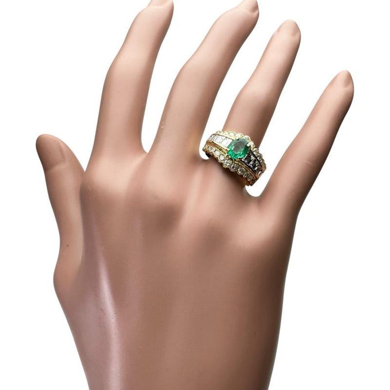 12号 エメラルド 0.69ct ダイヤモンド 1.57ct リング・指輪 K18ゴールド 18金 6.6g レディース
【中古】【真子質店】【NN】




【IDMax】