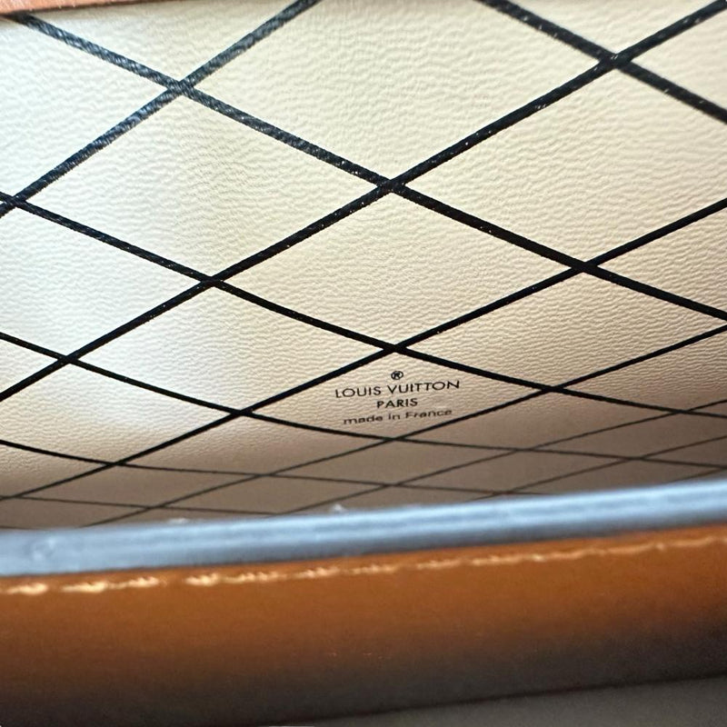 【LOUIS VUITTON/ルイ・ヴィトン】 トランククラッチ M55047 ショルダーバッグ クラッチバッグ モノグラムデニム ブルー/ブラウン/ゴールド金具 レディース【中古】【真子質店】【BL】




【TMaMox】