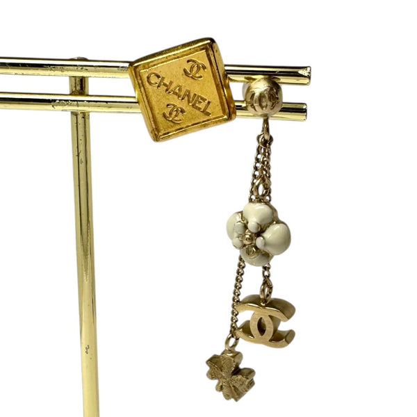 【CHANEL/シャネル】 片耳ピアス 2点まとめ ピアス GP/メタル 3.3g レディース
【中古】【真子質店】【BL】




【Ixx】