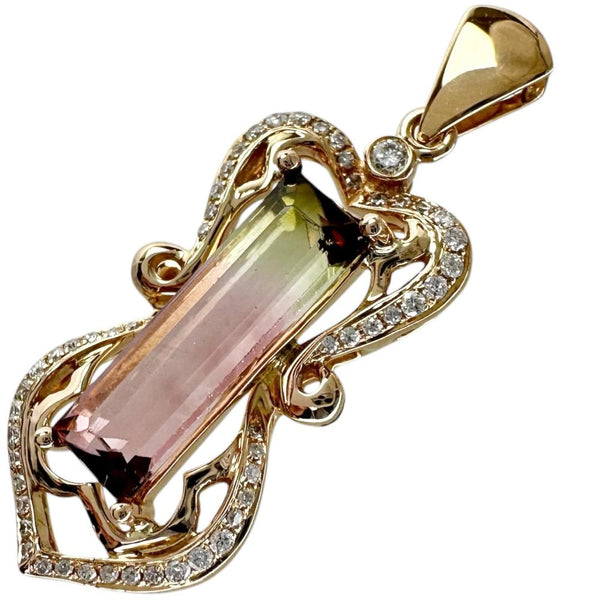 バイカラートルマリン 1.80ct ダイヤモンド 0.152ct ペンダントトップ K18ゴールド 18金 2.6g レディース
【中古】【真子質店】【NN】




【MaMiMo】