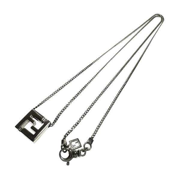 【FENDI/フェンディ】 Fロゴ ネックレス メタル 8.1g 61cm シルバー ユニセックス
【中古】【真子質店】【BL】




【Ixx】