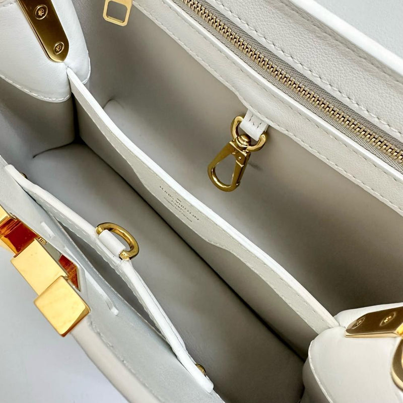 【LOUIS VUITTON/ルイ・ヴィトン】 カプシーヌBB LVブロデリーアングレーズ M20742 2WAYショルダー モノグラム ハンドバッグ レザー ホワイト レディース【中古】【真子質店】【BL】




【DMoxx】