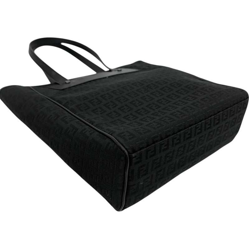 【FENDI/フェンディ】 ズッカ柄 トートバッグ 8BH174 トートバッグ キャンバス/レザー ブラック/シルバー金具 レディース【中古】【真子質店】【BL】




【IMox】