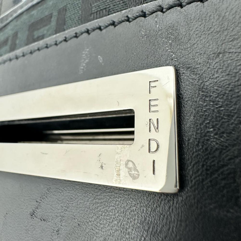 【FENDI/フェンディ】 ズッカ柄 トートバッグ 8BH174 トートバッグ キャンバス/レザー ブラック/シルバー金具 レディース【中古】【真子質店】【BL】




【IMox】