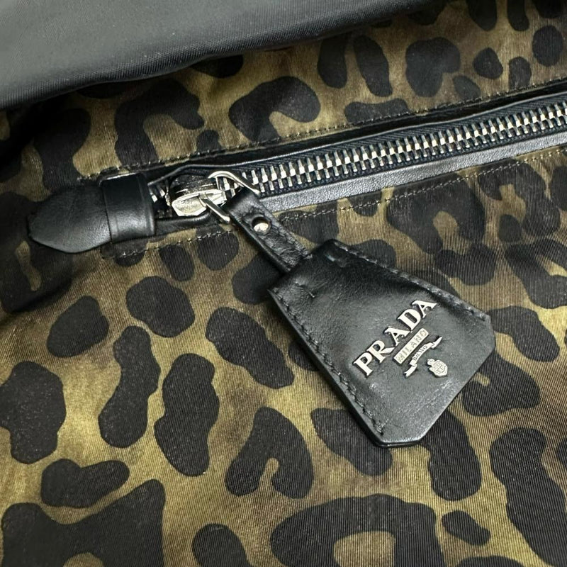 【PRADA/プラダ】 リバーシブル トートバッグ B4521V  2WAY ショルダー ハンドバッグ ナイロン ブラック/カーキ系/ヒョウ柄/レオパード レディース【中古】【真子質店】【BL】




【MoMox】