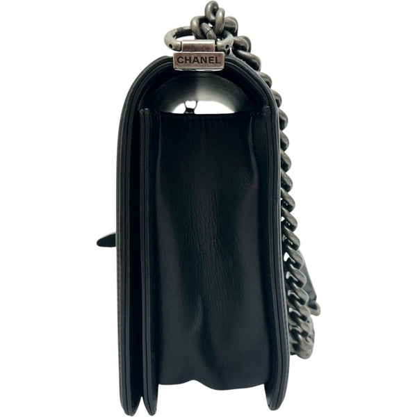 【CHANEL/シャネル】 ボーイシャネル28 Vステッチ チェーンショルダー ショルダーバッグ 20番（2014年頃）/▲シリアルシール剥がれ ラムスキン ブラックレザー/クスミシルバー金具 レディース【中古】【真子質店】【BL】




【TKMox】