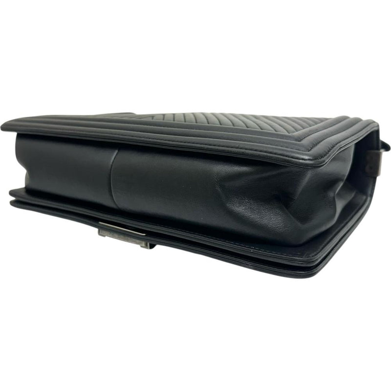 【CHANEL/シャネル】 ボーイシャネル28 Vステッチ チェーンショルダー ショルダーバッグ 20番（2014年頃）/▲シリアルシール剥がれ ラムスキン ブラックレザー/クスミシルバー金具 レディース【中古】【真子質店】【BL】




【TKMox】