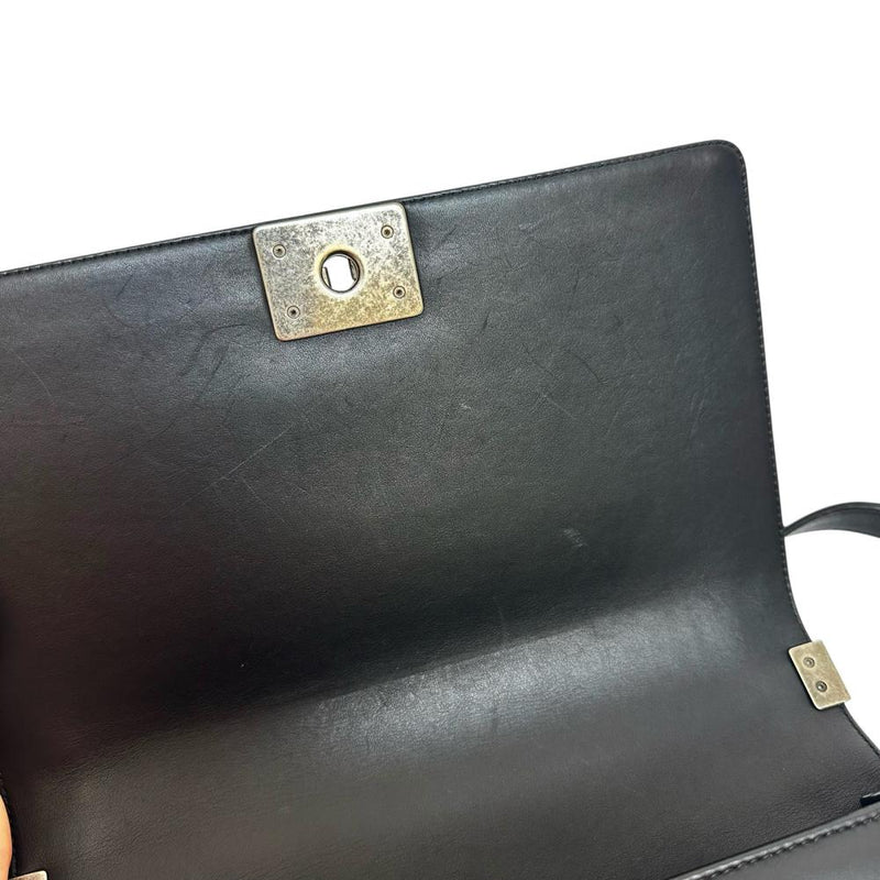 【CHANEL/シャネル】 ボーイシャネル28 Vステッチ チェーンショルダー ショルダーバッグ 20番（2014年頃）/▲シリアルシール剥がれ ラムスキン ブラックレザー/クスミシルバー金具 レディース【中古】【真子質店】【BL】




【TKMox】