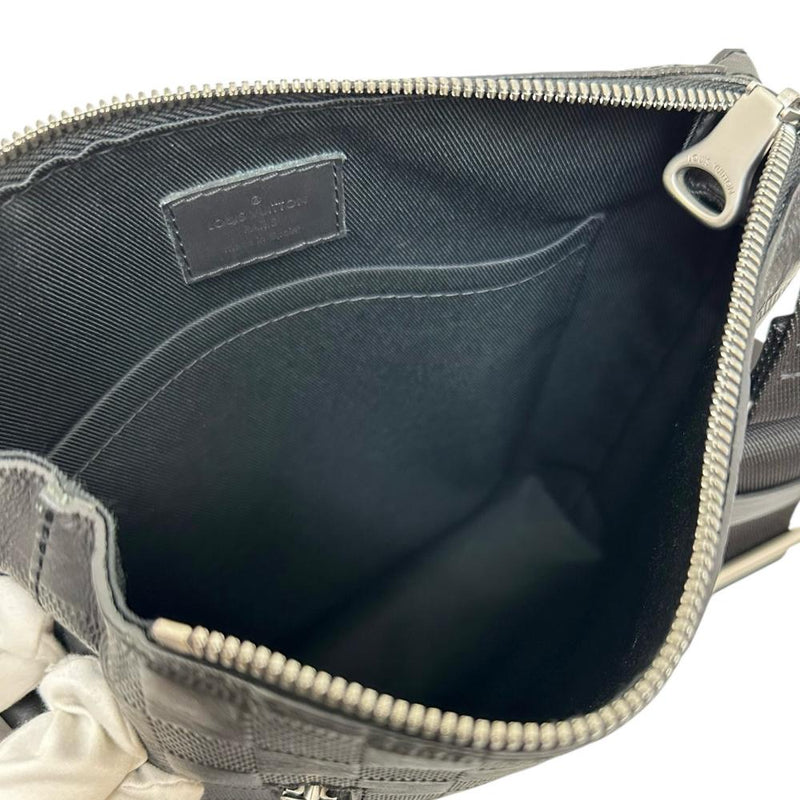【LOUIS VUITTON/ルイ・ヴィトン】 ディスカバリーメッセンジャー ダミエアンフィニ M42418  ショルダーバッグ レザー ブラック革 レディース【中古】【真子質店】【BL】




【STx】