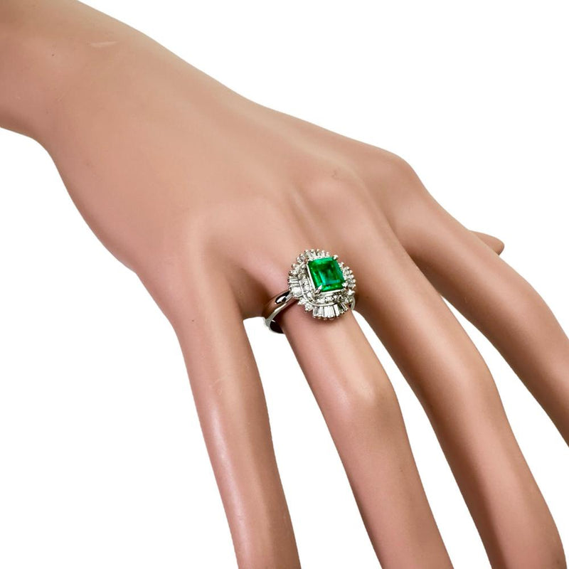 12号 エメラルド 1.07ct ダイヤモンド 0.43ct リング・指輪 Pt900プラチナ 7.4g レディース
【中古】【真子質店】【NN】




【IIDD】
