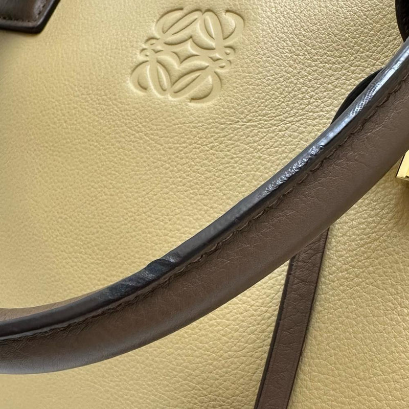 【LOEWE/ロエベ】 アマソナ36 ハンドバッグ レザー ベージュ/ブラックレザー レディース【中古】【真子質店】【BL】




【YIY】