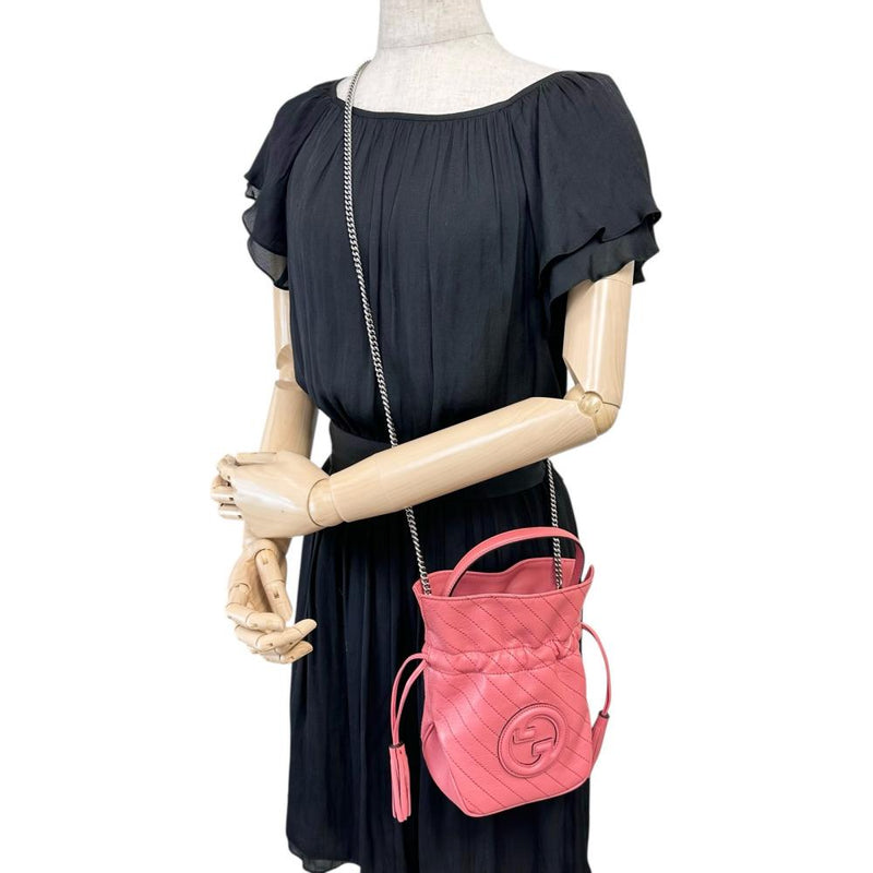 【GUCCI/グッチ】 ブロンディ ミニ バケットバッグ 760313 ハンドバッグ レザー ピンク（朱色）/シルバー金具 レディース【中古】【真子質店】【BL】




【KMox】
