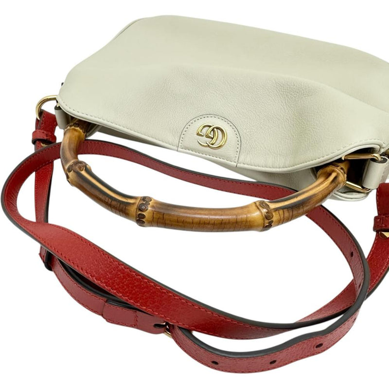 【GUCCI/グッチ】 ダイアナ ミディアム 746124  ショルダーバッグ ハンドバッグ レザー/バンブー アイボリーレザー レディース【中古】【真子質店】【BL】




【Ixxx】