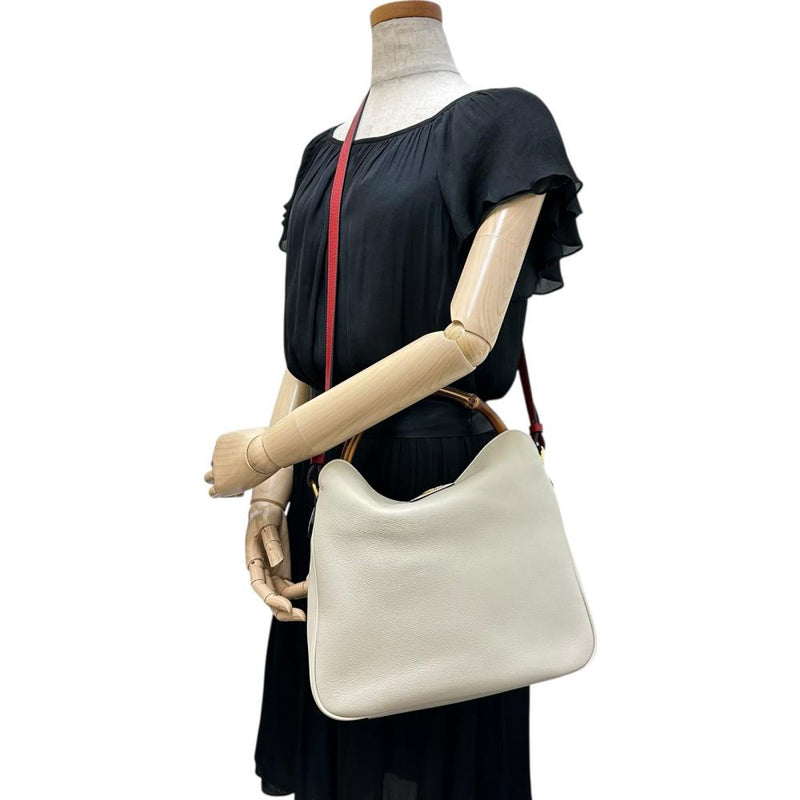 【GUCCI/グッチ】 ダイアナ ミディアム 746124  ショルダーバッグ ハンドバッグ レザー/バンブー アイボリーレザー レディース【中古】【真子質店】【BL】




【Ixxx】