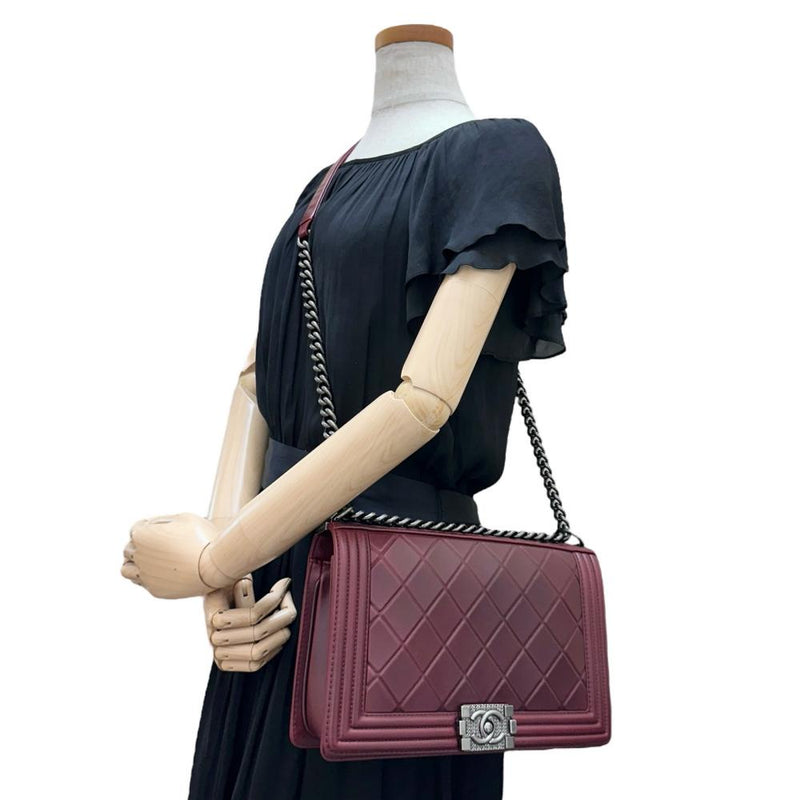 【CHANEL/シャネル】 ボーイシャネル28 ザルツブルク チェーンショルダー 保カード/Sシール有 ショルダーバッグ 21番台（2015年頃） レザー ワインレッド レディース【中古】【真子質店】【BL】




【Maxxx】