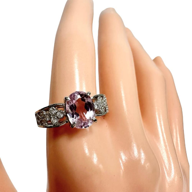 12号 クンツァイト 2.36ct ダイヤモンド 計0.10ct リング・指輪 Pt900プラチナ 6.1g レディース
【中古】【真子質店】【NN】




【MaIS】