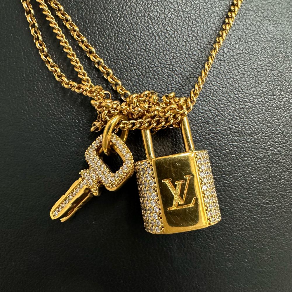 LOUIS VUITTON/ルイ・ヴィトン】 LV パドロック ネックレス GP/ライン