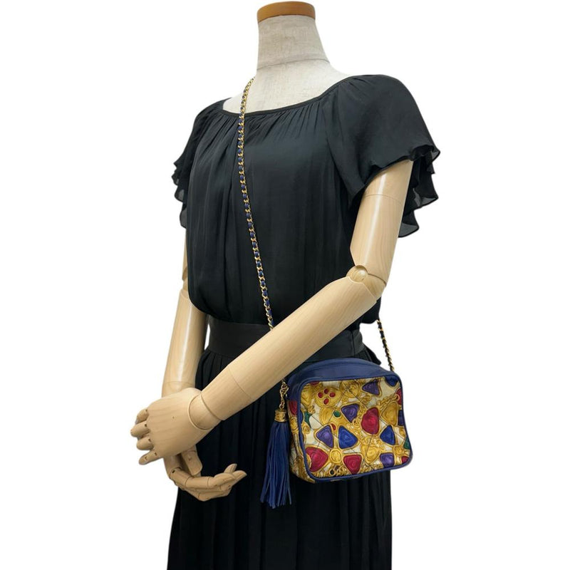 【CHANEL/シャネル】 グリポア柄 フリンジ　Sシール/保カード有 ショルダーバッグ 0番台（1980年台後半） サテン/レザー マルチカラー/ブルーレザー レディース【中古】【真子質店】【BL】




【IMoMox】
